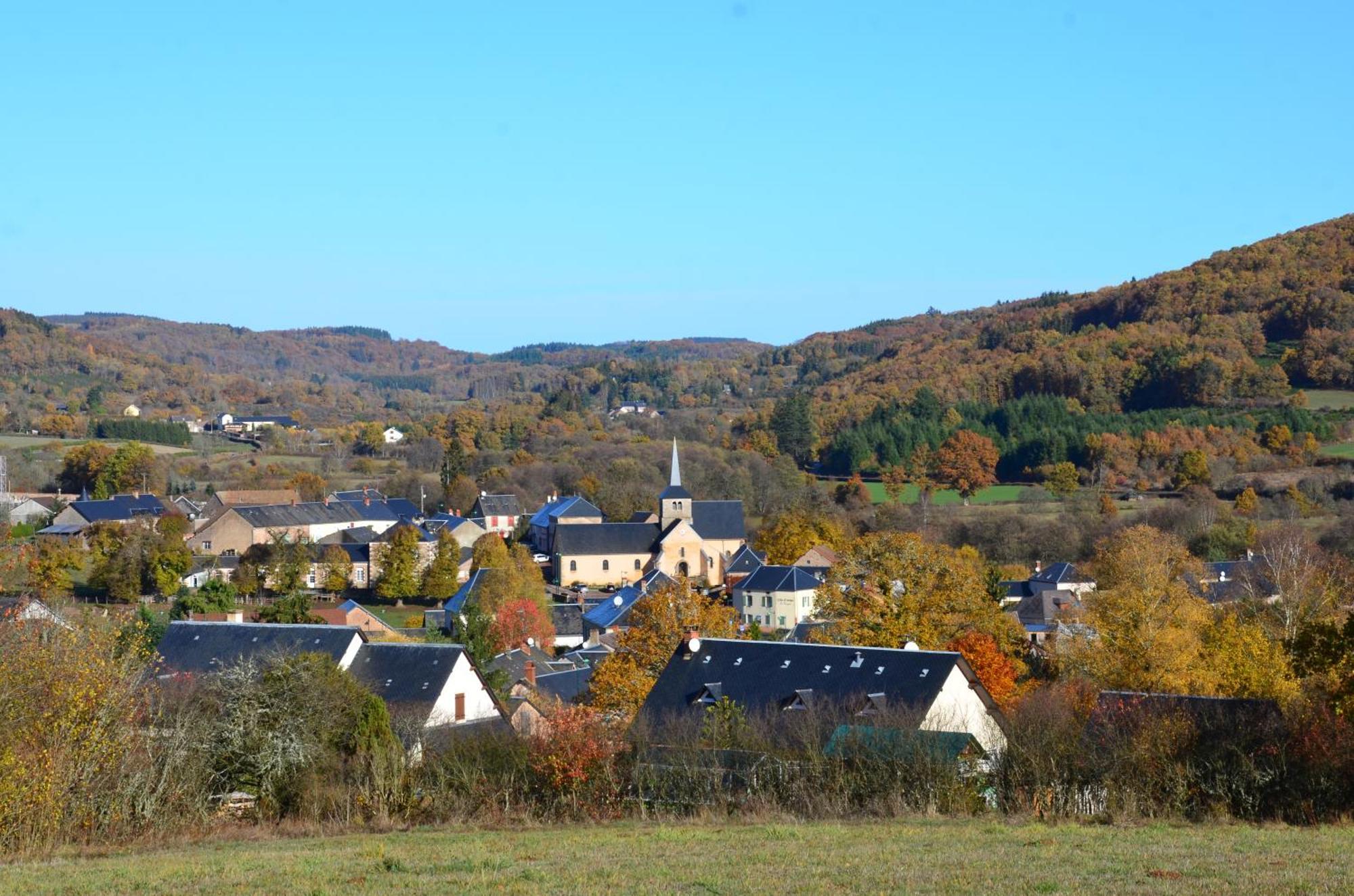 A La Cabane Des Bois Dessus Tiny Gite Alligny-en-Morvan Zewnętrze zdjęcie